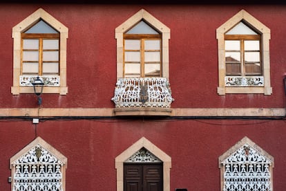Fachada del Museo Casa de los Condes, en Lumbrales. Salamanca.