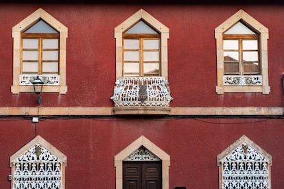 Fachada del Museo Casa de los Condes, en Lumbrales. Salamanca. 