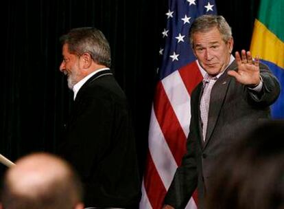 Lula y Bush durante la rueda de prensa que ambos líderes han ofrecido en Camp David