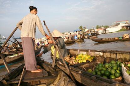 Un mercado flotante en el río Mekong, en Vietnam.