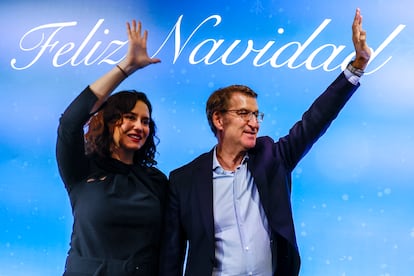 Isabel Díaz Ayuso y Alberto Núñez Feijóo, en la cena de Navidad del PP, el pasado 18 de diciembre en Madrid.