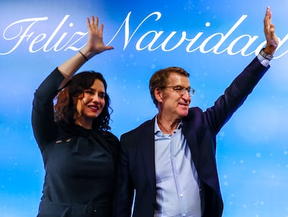 Isabel Díaz Ayuso y Alberto Núñez Feijóo, en la cena de Navidad del PP, el pasado 18 de diciembre en Madrid.