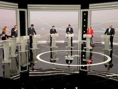 Los candidatos electorales instantes antes del inicio del debate electoral organizado por RTVE.