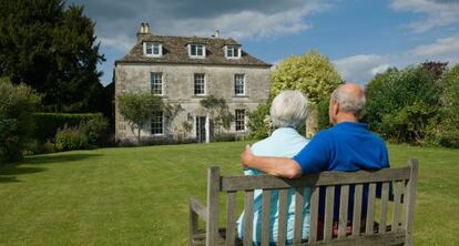 Pisos con apartamento incorporado, residencias, 'resort' y casa compartida son algunas soluciones para la tercera edad