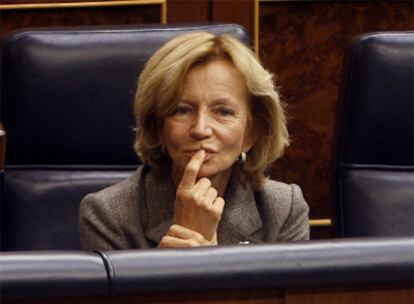 La vicepresidenta Elena Salgado, ayer en el Congreso.