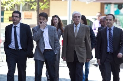 Daniel Osàcara, extesorero de CDC,  segundo por la derecha, acompañado, de izquierda a derecha, por Francesc Sánchez, Oriol Pujol y Jordi Turull.
