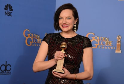 Elisabeth Moss (conocida por su trabajo como Peggy Olson en 'Mad Men') recibe el premio a la mejor actriz en una miniserie o película para televisión por 'Top of the lake'.