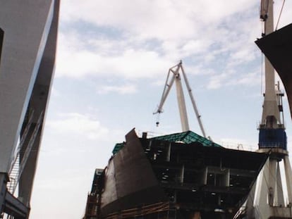 Fabricación de un barco en las instalaciones de Navantia.