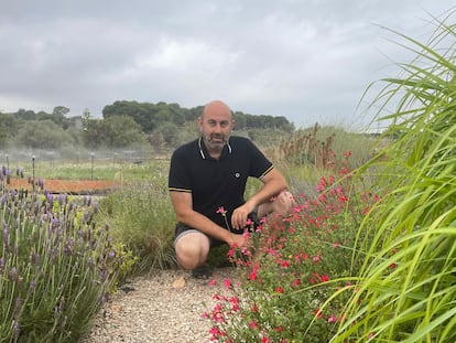 Enric Sancho, en el jardín experimental de Cultidelta, en Amposta (TarragoNA).