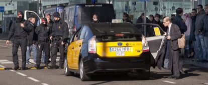 Un taxi en el aeropuerto de El Prat, el pasado martes.