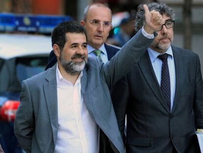 Jordi Sànchez con su abogado, Jordi Pina, en una imagen de archivo.