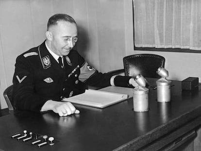 Heinrich Himmler, el l&iacute;der de las SS, el 1 de enero de 1939.