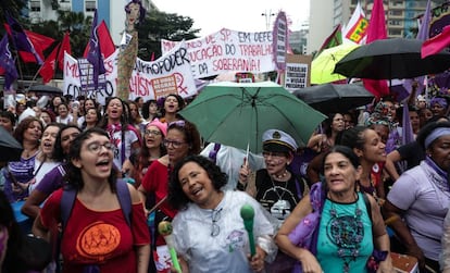 Marcha en Sao Paulo en conmemoración al Día Internacional de la Mujer.