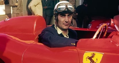 Eugenio Castellotti, uno de los l&iacute;deres del Ferrari en la Mille Miglia. 