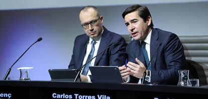 El presidente de BBVA, Carlos Torres Vila y el consejero delegado, Onur Gen&ccedil;