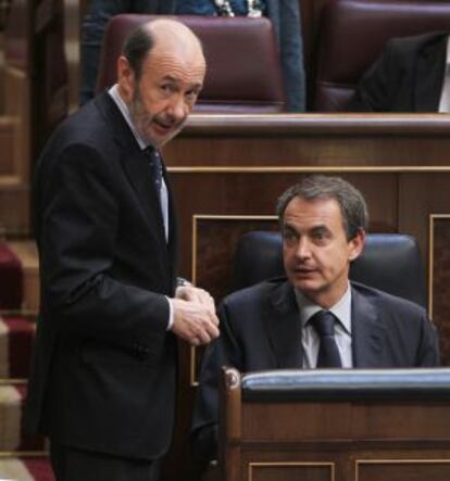 Rubalcaba y Zapatero en el Congreso.