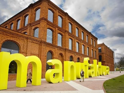 El centro de ocio Manufaktura aloja museos, cines, tiendas, restaurantes y m&aacute;s en una vieja fabrica textil en la ciudad polaca de Lodz.