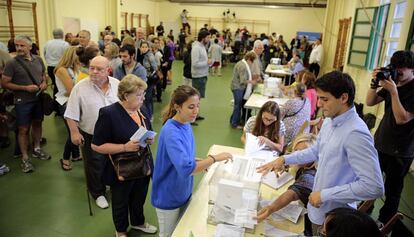 Un col&middot;legi electoral de Barcelona, a les eleccions del 2015.