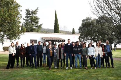 Fotografía del Twitter de Moncloa del Gobierno de Pedro Sánchez al completo en su primera reunión de coordinación y programación legislativa en la finca toledana de Quintos de Mora, en Los Yébenes, el 8 de febrero pasado.