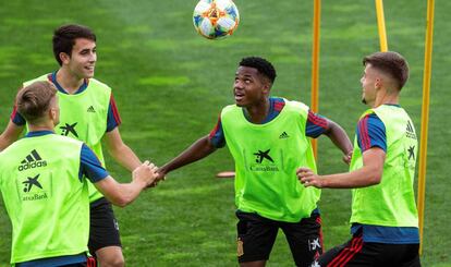 Ansu Fati, en el entrenamiento de la sub 21 en Las Rozas.