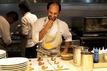 El chef Schiaffino en su cocina.