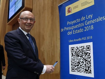 El ministro de Hacienda, Cristóbal Montoro, durante la presentación en el Congreso de los Diputados del proyecto de Presupuestos Generales del Estado para 2018.