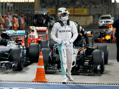 Hamilton, tras lograr la pole en Abu Dabi.