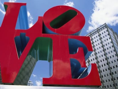 Escultura de Robert Indiana que representa la palabra 'love' en Filadelfia.