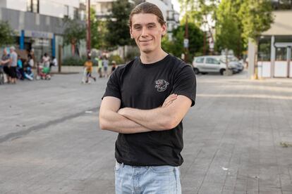 Maxence, joven estudiante, vive en Bondy y milita en NUPES.