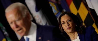 El candidato demócrata, Joe Biden, (en primer plano) y su vicepresidenta, Kamala Harris. 