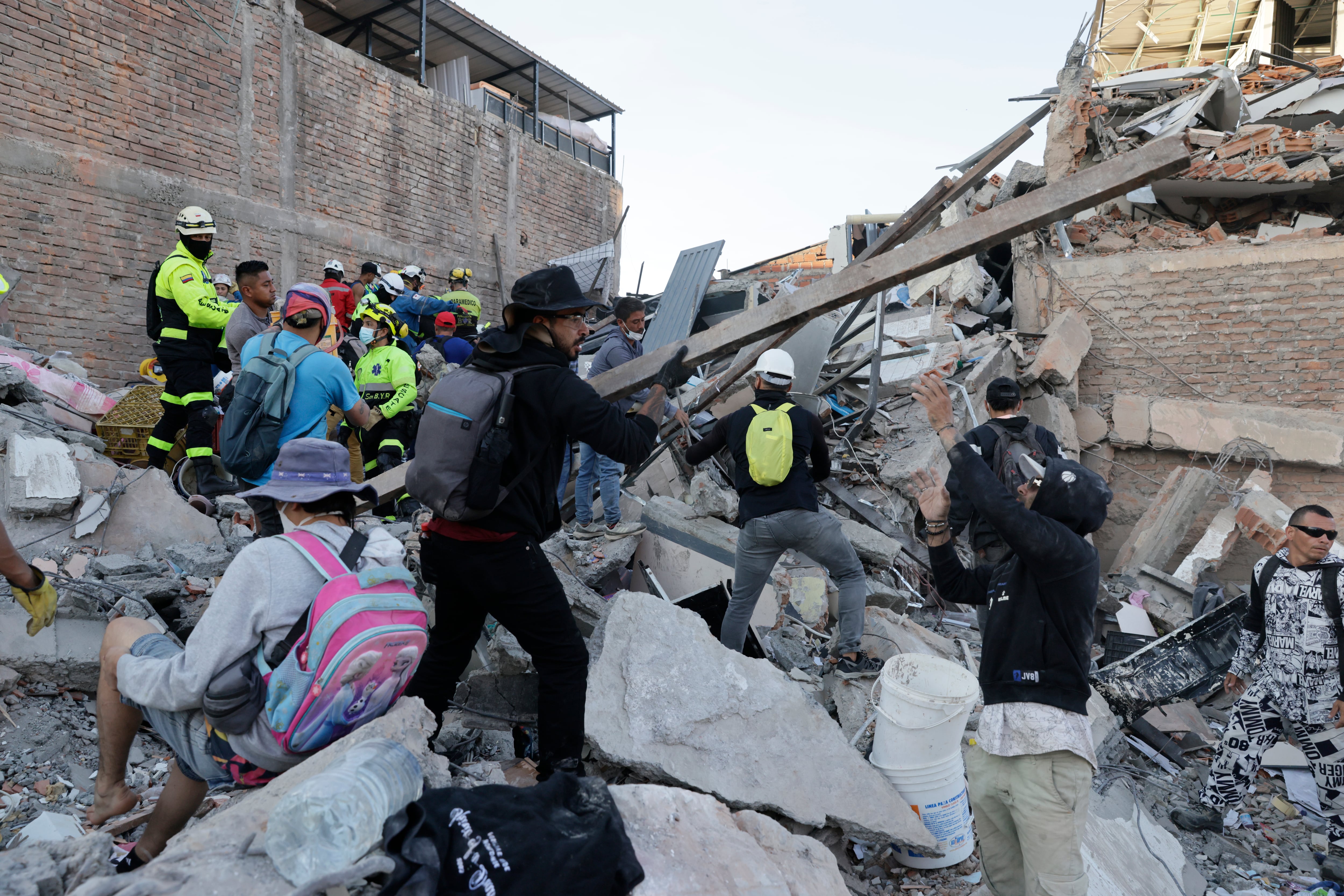 Última hora del terremoto en Colombia, en directo | Asciende a 224 la cifra de muertos por el seísmo en Colombia de magnitud 7,4