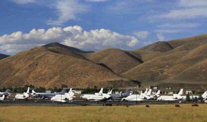 El aeropuerto de Sun Valley (Idaho), lleno de aviones privados.