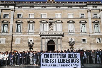 Concentració davant de la Generalitat de Catalunya, en protesta per l'empresonament de Cuixart i Sànchez.