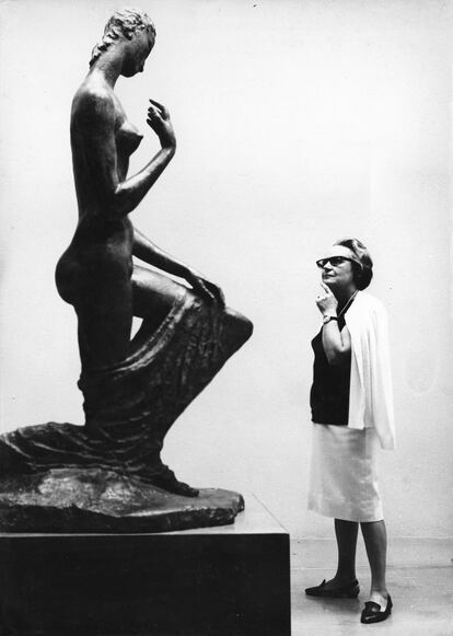 Palmira Puig, en el Museo Metropolitan de Nueva York en 1969, fotografiada por Marcel Giró.