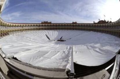 Fotografía facilitada por Taurodelta, de la estructura temporal y desmontable de la Plaza de Toros de Las Ventas que se desplomó.