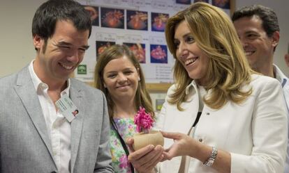 La presidenta de Andalucía, Susana Díaz, el pasado 30 de septiembre en el Hospital Virgen del Rocío de Sevilla.