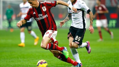 Fernando Torres, con la camiseta del Milan, en un partido de la Serie A contra el Palermo.
