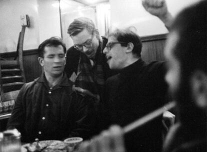 De izquierda a derecha, Jack Kerouac, Lucien Carr y Allen Ginsberg en 1959.