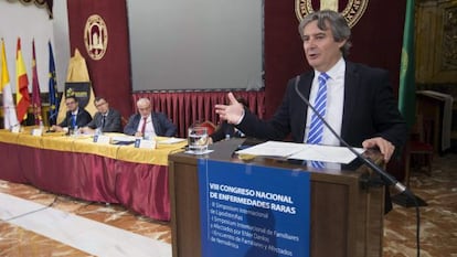 El secretario general del Ministerio de Sanidad y Consumo, Rub&eacute;n Moreno, durante su intervenci&oacute;n en el VIII Congreso Nacional de Enfermedades Raras.