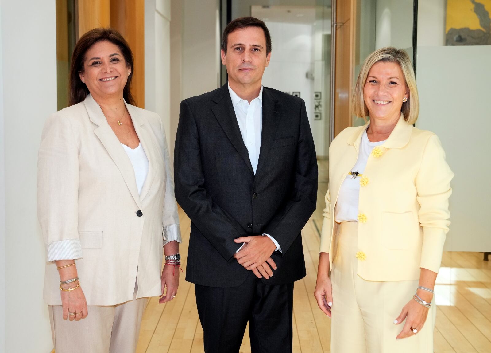 En la foto, de izq. a dcha.: Teresa Barreto (subdirectora de marcas & brand intelligence), Pablo López (director del área) y Nuria Marcos (directora general de Pons IP).