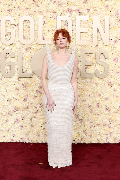 Natasha Lyonne, nominada a mejor actriz en una serie de comedia o musical por 'Poker Face', apostó por este original vestido de Shiaparelli alta costura primavera/verano 2022.