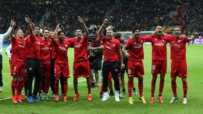 Los jugadores celebran la victoria ante el Dnipro