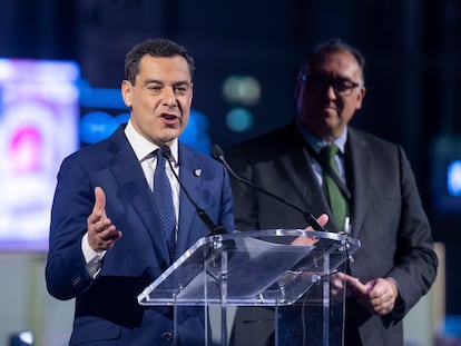 El presidente de Andalucía, Juanma Moreno, el miércoles la Feria Internacional de Turismo (Fitur), en Madrid.