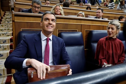 Pedro Sánchez, este miércoles junto a la vicepresidenta segunda y ministra de Trabajo, Yolanda Díaz.