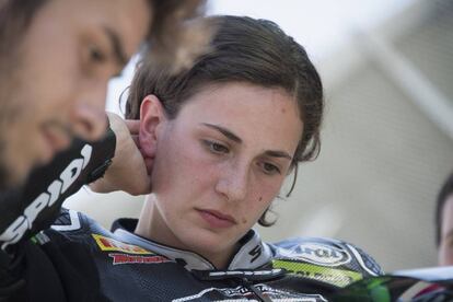 Ana Carrasco, en la parrilla de salida antes dar comienzo la carrera en Imola (Italia).