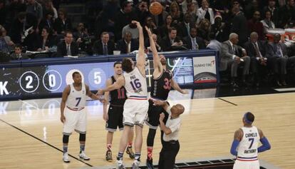 Los hermanos Gasol, en el salto inicial del pasado All Star.