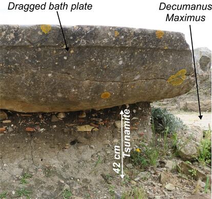 La capa de restos que quedó tras el tsunami de Baelo Claudia superó los 42 centímetros de grosor.