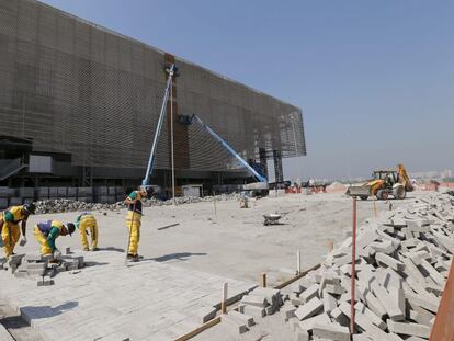 Obras de construcción de instalaciones olímpicas en Río de Janeiro.