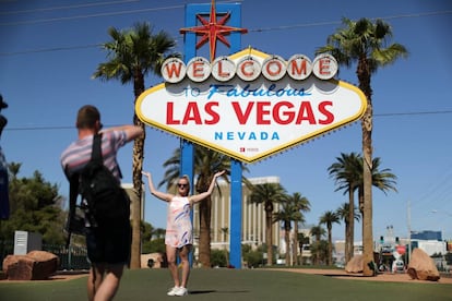 Una mujer posa para una foto en Las Vegas. 