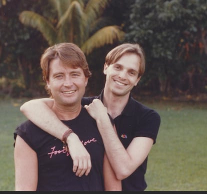 Manolo Díaz con Miguel Bosé en Miami, en 1983. 